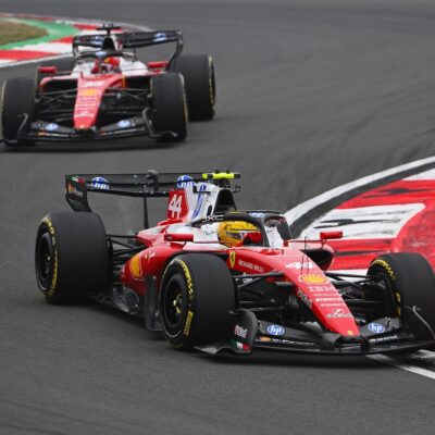 Vasseur explica por que manteve disputa entre Hamilton e Leclerc no GP da China