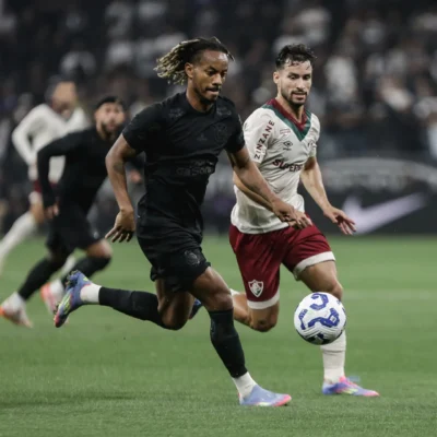 Convocação de Carrillo por Mano Menezes ameaça presença do meia contra o Fluminense