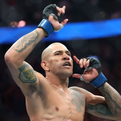 Aos 38 anos, Alex Poatan firma contrato de oito lutas com o UFC