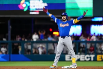 Venezuela bate Estados Unidos em Miami e ergue seu primeiro troféu da Copa do Mundo de Beisebol