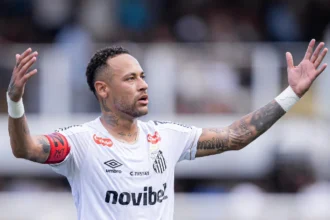 Neymar exibe bastidores de sua rotina e admite frustração por ficar fora da seleção
