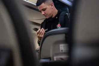 Vitória enfrenta Grêmio em Porto Alegre após 40 dias sem atuar fora de Salvador