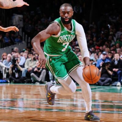 Brown e Tatum conduzem Celtics na vitória sobre Warriors e mantêm segundo lugar no Leste