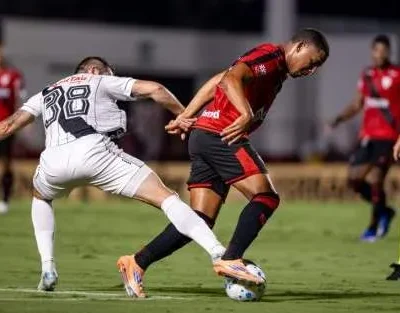 Erro defensivo decide, Atlético-GO vence Ponte Preta e avança na Copa do Brasil