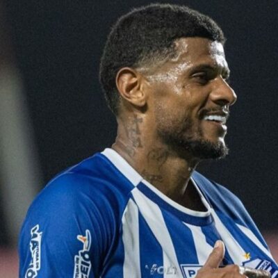 Santa Cruz acerta a chegada do centroavante Tiago Marques, ex-CSA