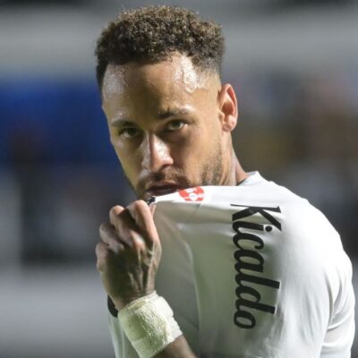 Neymar desabafa após marcar de pênalti na derrota do Santos para o Internacional