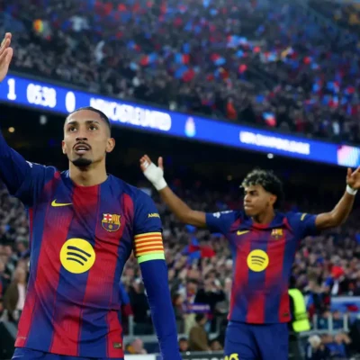 Barcelona avança às quartas da Champions com 7 a 2 sobre o Newcastle; Raphinha marca dois