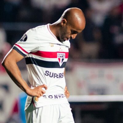 São Paulo informa que Lucas Moura quebrou duas costelas após jogo contra o Atlético-MG