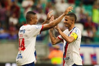 Bahia supera Bragantino, conquista primeira vitória em casa e mantém invencibilidade na Série A