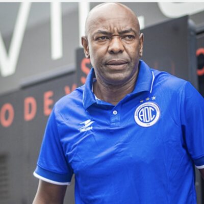 Caçapa elogia postura da equipe após goleada sofrida na estreia e destaca estreias de PH e Breyner Camilo.