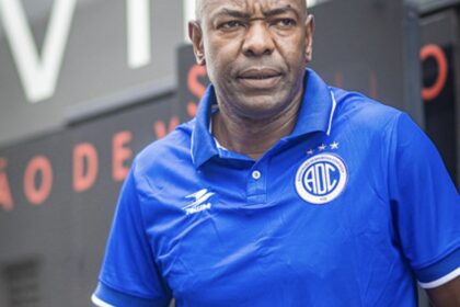 Caçapa elogia postura da equipe após goleada sofrida na estreia e destaca estreias de PH e Breyner Camilo.