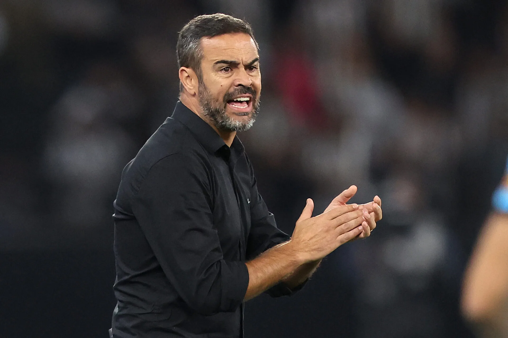 Cruzeiro acerta bases com Artur Jorge e tenta liberação do Al-Rayyan - Imagem do artigo
