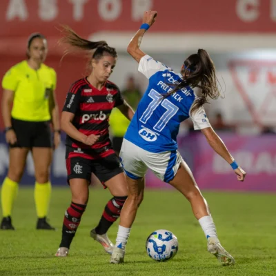 Flamengo e Cruzeiro duelam nesta sexta pelo Brasileiro Feminino; veja horário e transmissão