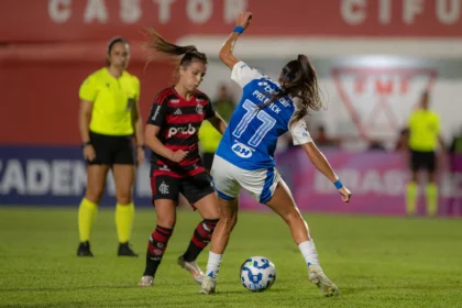 Flamengo e Cruzeiro duelam nesta sexta pelo Brasileiro Feminino; veja horário e transmissão
