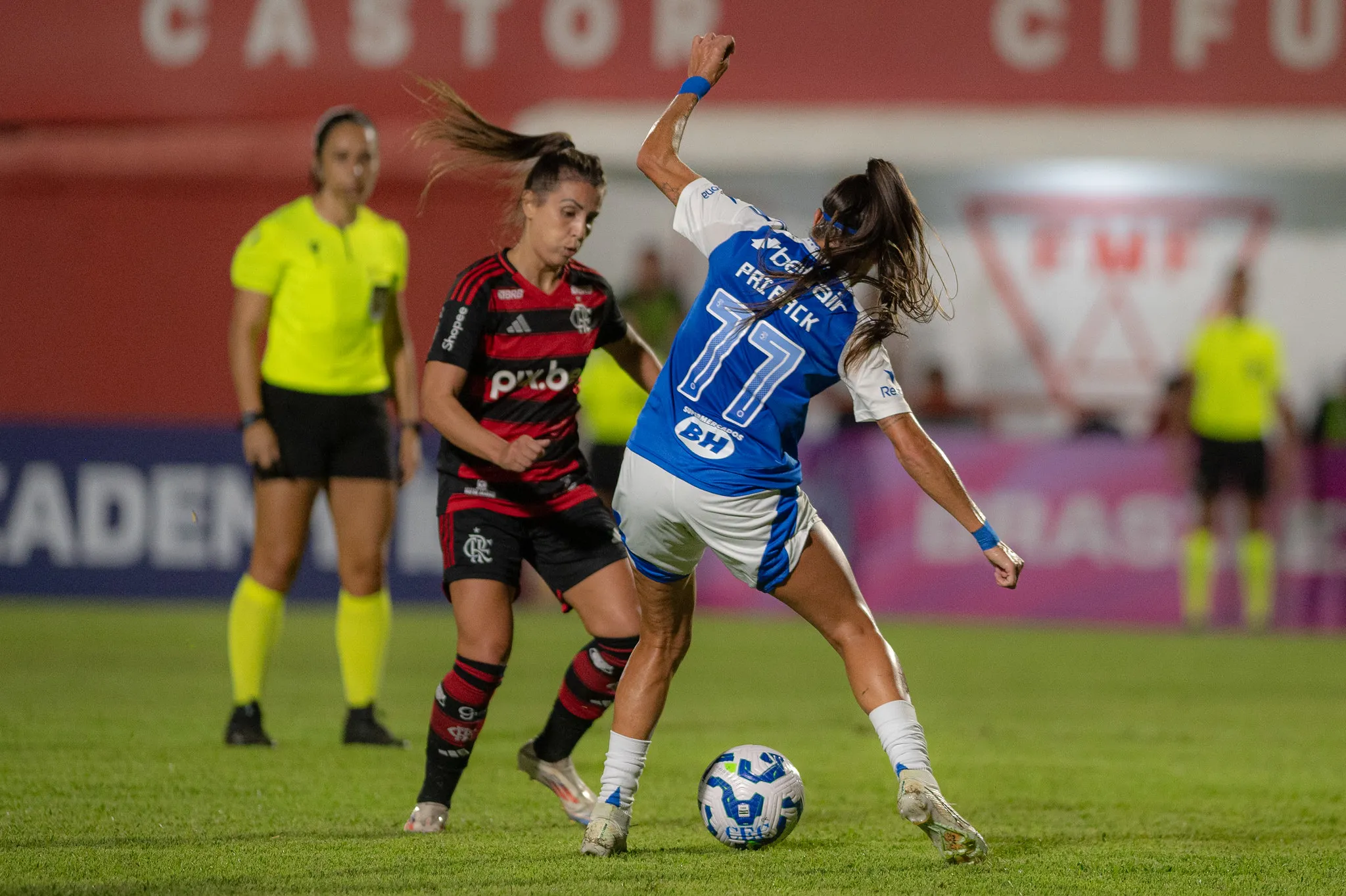 Flamengo e Cruzeiro duelam nesta sexta pelo Brasileiro Feminino; veja horário e transmissão - Imagem do artigo