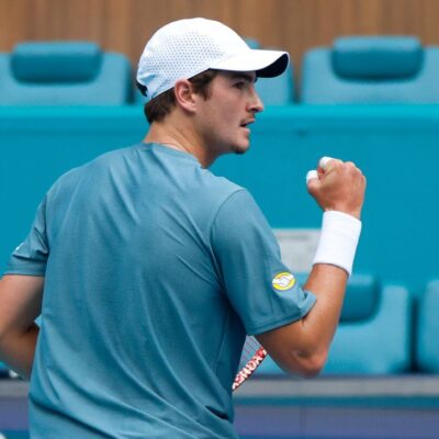 João Fonseca supera Marozsan na estreia em Miami e enfrenta Alcaraz na próxima fase