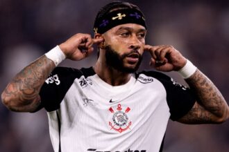 Corinthians admite desafio financeiro e procura saída criativa para renovar com Memphis Depay