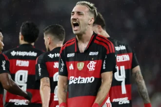 Flamengo supera Remo por 3 a 0 no Maracanã e assume vaga no G4