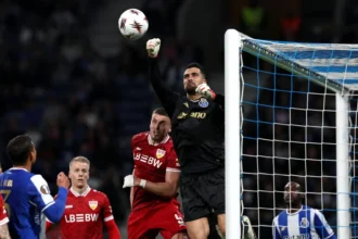 Goleiro Diogo Costa brilha e Porto elimina Stuttgart na Liga Europa