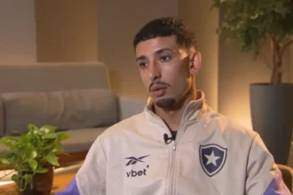 Santi Rodríguez volta a ser opção no Botafogo e reconhece peso da transferência de R$ 97 milhões