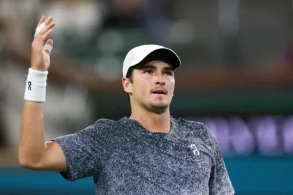 Fonseca perde para Alcaraz no Miami Open, mas confirma evolução diante da elite do tênis