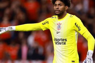 Hugo Souza é chamado para a Seleção após corte de Alisson