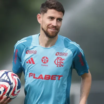 Jorginho critica Chappell Roan após segurança repreender enteada de 11 anos em hotel de SP