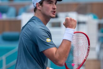 João Fonseca supera Marozsan em Miami e marca duelo com Alcaraz