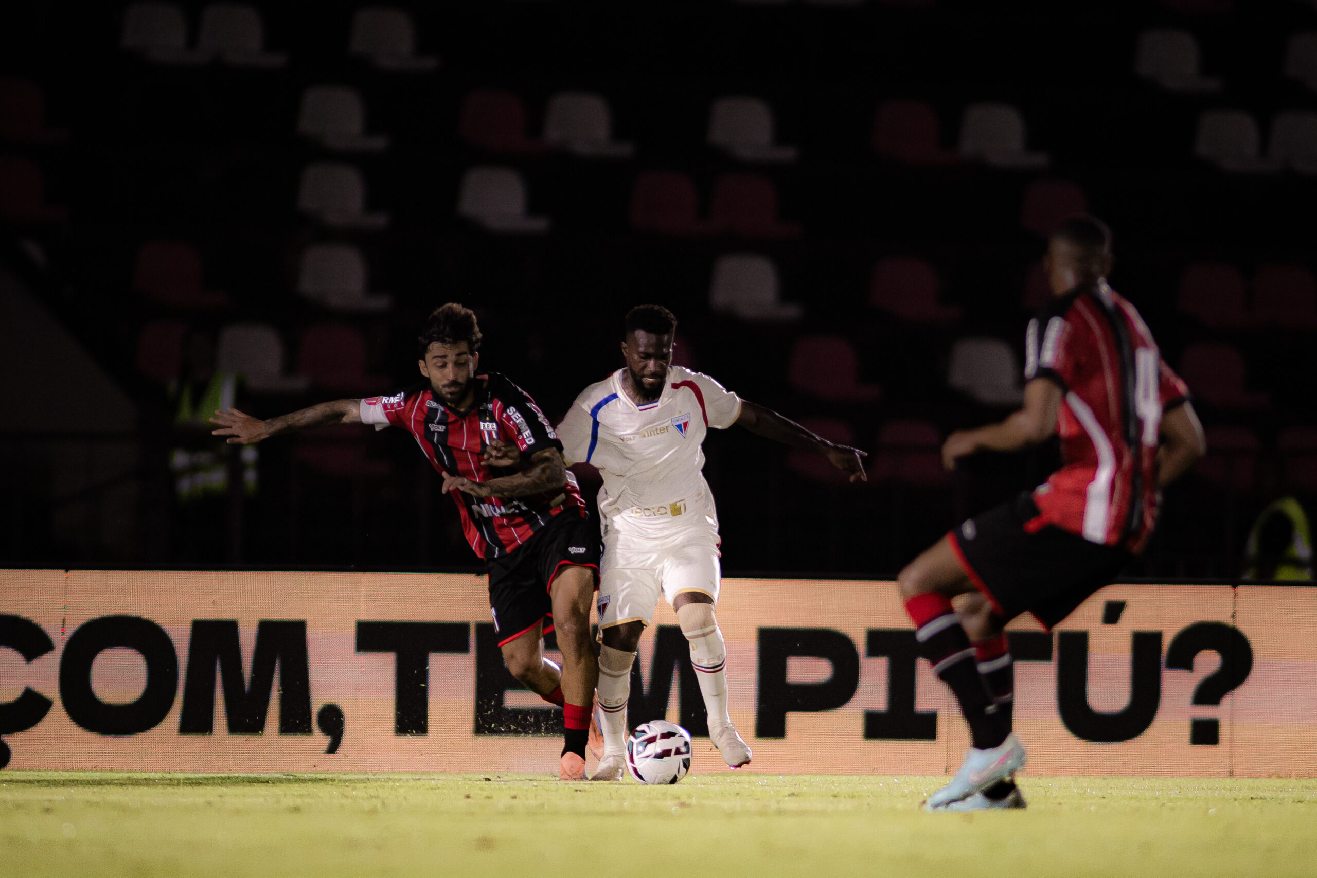 Botafogo-SP goleia Fortaleza por 4 a 0 na estreia da Série B - Imagem do artigo