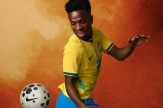 Nike revela nova camisa 1 da seleção brasileira inspirada nos Mundiais de 1994 e 2002