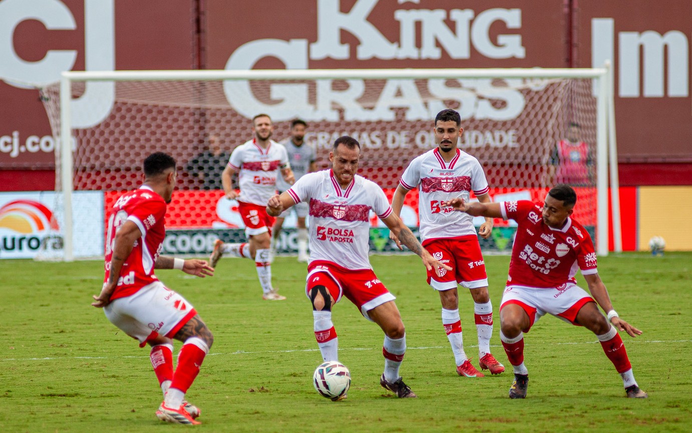 CRB busca empate nos acréscimos contra o Vila Nova na abertura da Série B - Imagem do artigo