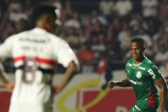 Arias decide, Palmeiras bate São Paulo no Morumbis e amplia vantagem na liderança do Brasileirão