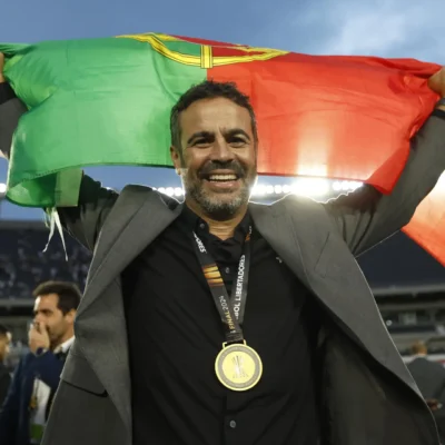 Cruzeiro fecha contrato com Artur Jorge até 2027; técnico deve estrear em 1º de abril