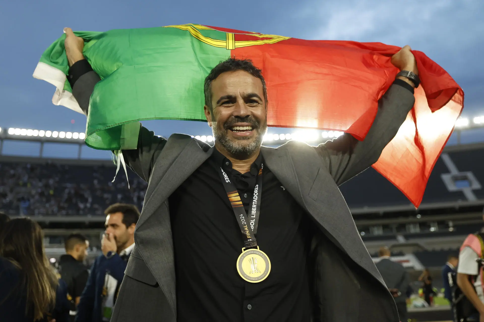 Cruzeiro fecha contrato com Artur Jorge até 2027; técnico deve estrear em 1º de abril - Imagem do artigo