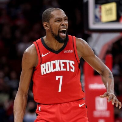 Kevin Durant ultrapassa Michael Jordan e assume a quinta posição entre os maiores cestinhas da NBA