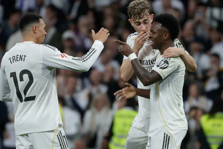 Vinicius Junior decide, Real Madrid supera Atlético e segue na briga pelo Espanhol - Imagem do artigo original