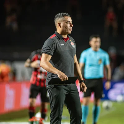 Jair Ventura celebra triunfo sobre o Mirassol e mira regularidade do Vitória na Série A