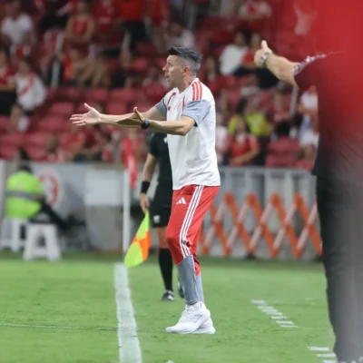 Inter derrota Chapecoense, engata segunda vitória e deixa o Z-4