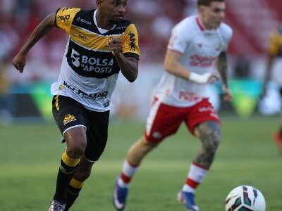 Criciúma faz gol relâmpago e supera Náutico na abertura da Série B