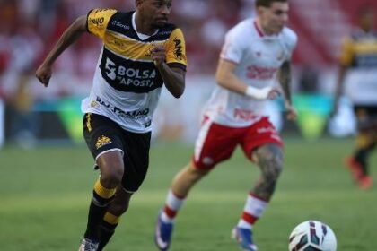Criciúma faz gol relâmpago e supera Náutico na abertura da Série B