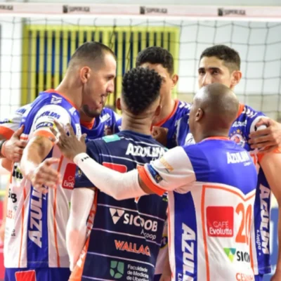 Monte Carmelo garante vaga inédita nos playoffs da Superliga Masculina ao vencer Praia Clube