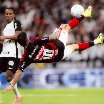 Corinthians e Flamengo empatam em jogo marcado por expulsão contestada e reclamações de pênalti