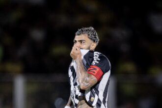 Gabigol diz não ter passado por cirurgia no púbis e chama notícia de “fake news”