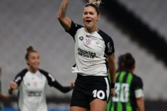 Corinthians goleia América-MG por 4 a 0 com dois gols de Gabi Zanotti