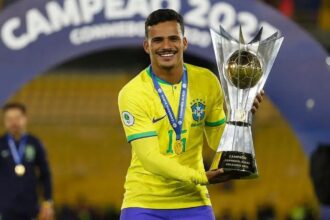 Kaiki substitui Alex Sandro e é chamado para amistosos da Seleção