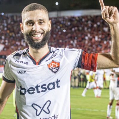 Vitória tenta repatriar Wagner Leonardo e negocia empréstimo com o Grêmio