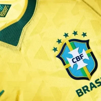 Novo uniforme da Seleção Brasileira com slogan “Vai, Brasa” divide opiniões de especialistas