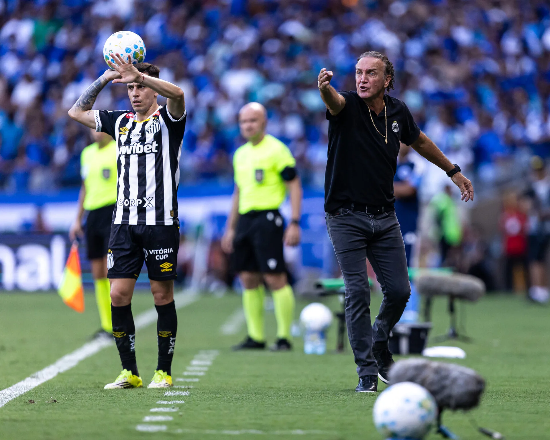 Cuca chega ao Santos com salário no patamar de Vojvoda e cláusula de saída reduzida - Imagem do artigo original