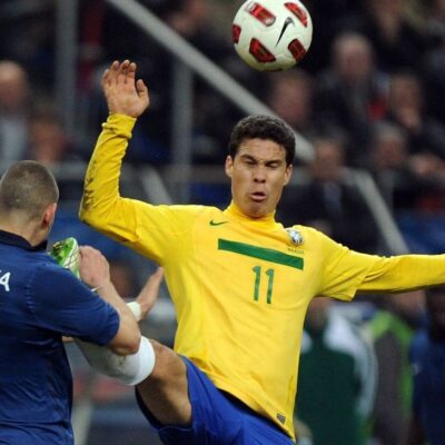 Hernanes relembra cartão vermelho diante da França, faz balanço da carreira na seleção e diz que esperava chance com Tite