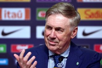 Ancelotti aponta carência nas laterais da Seleção e admite usar zagueiros no setor